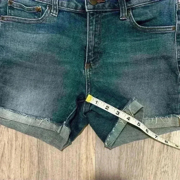 Daily Ritual Denim Cuffed Cutoff 4” Jean Shorts Mid Rise Medium Wash Size 26” - Picture 7 of 8